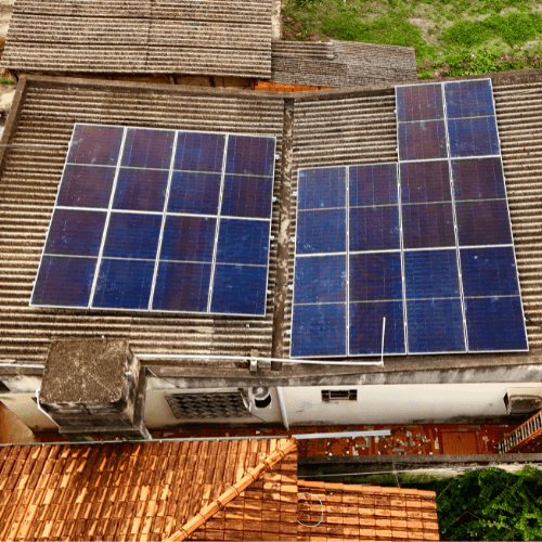 Telhado com placa solar